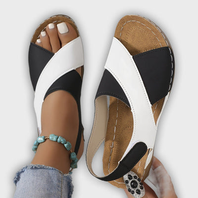 סנדלי טיולים אורטופדיים לנשים קלות ואווריריות