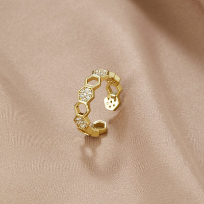 בינה - טבעת זהב וקריסטל