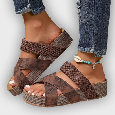 סנדלי אידה™ אורטופדיים עם תמיכה ונוחות בעיצוב מודרני